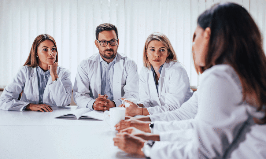 Mercado de trabalho para médicos no Brasil