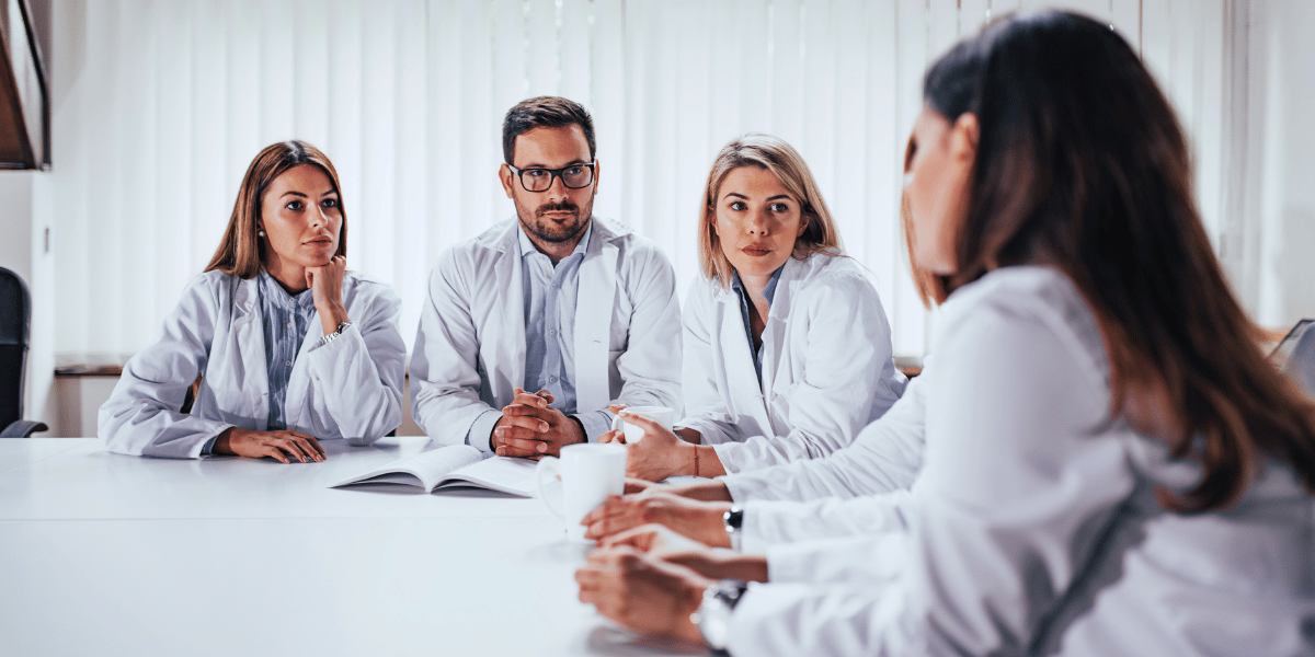 Mercado de trabalho para médicos no Brasil